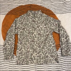 HUK Chesapeake KC printed flannel size medium